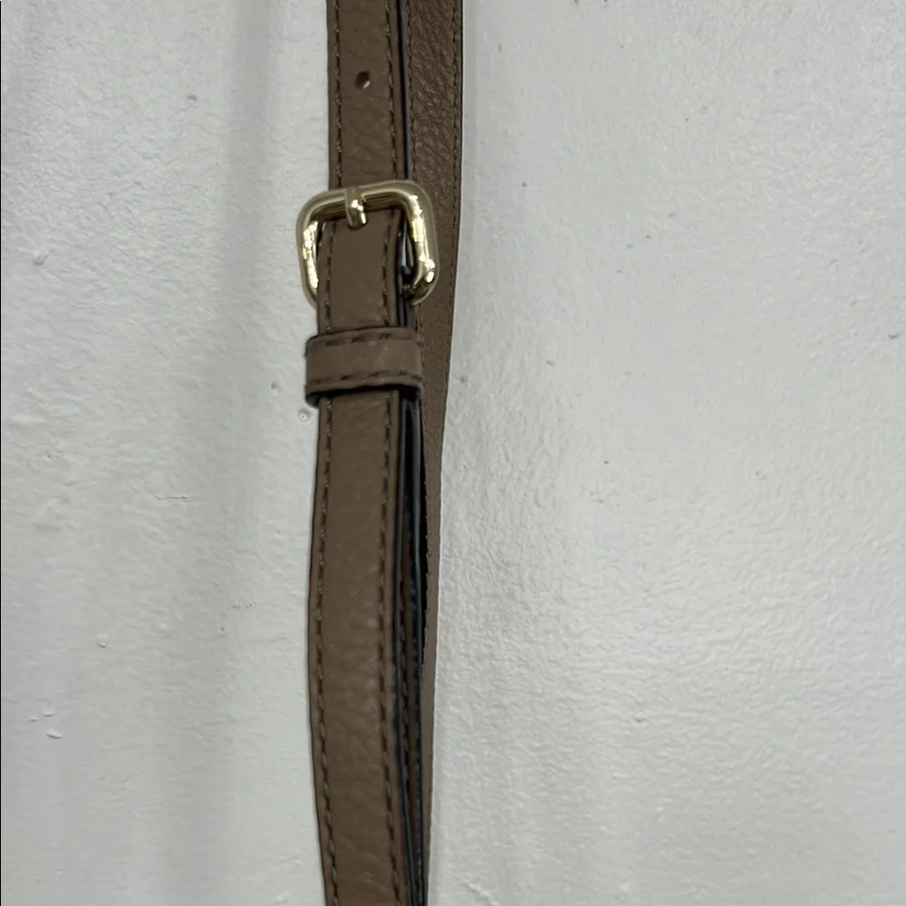 Kate Spade Brown Crossbody Bag with Timeless Appeal - Picture 6 of 9
